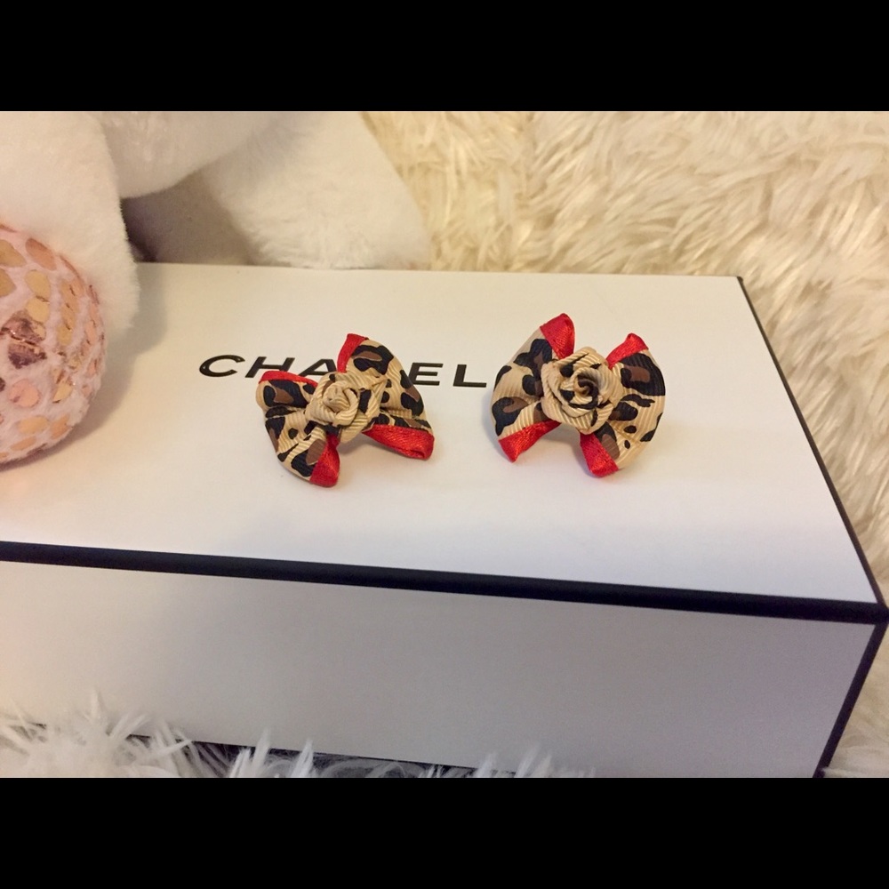 Leopard hair bows